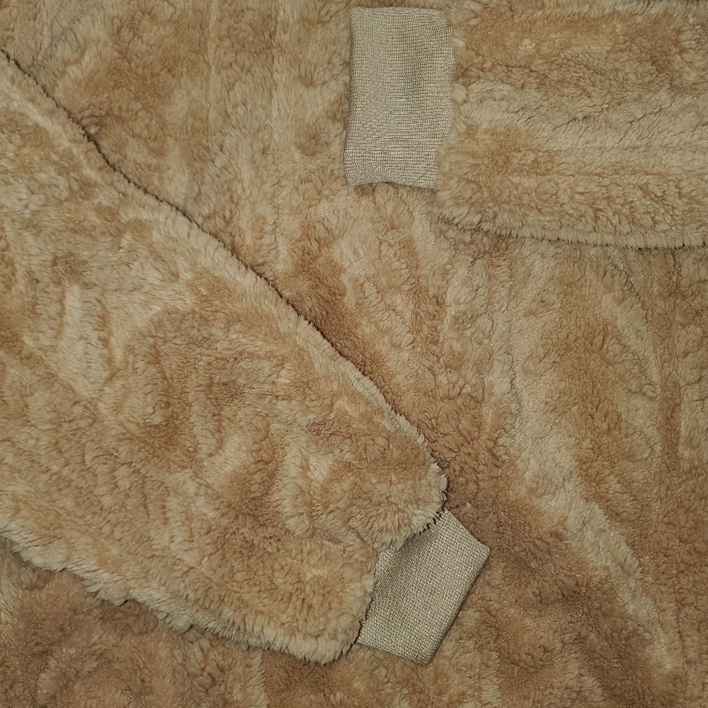 Super Soft Boutique Brand Hooded Sweatshirt - Picture 4 of 10